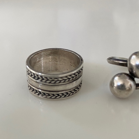 4 different sizes Silver Rings - Picture 2 of 9